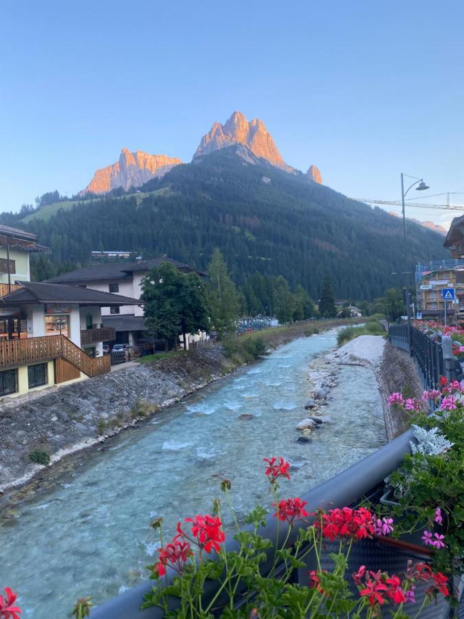Garni Villa Elsa Pozza di Fassa Eksteriør billede